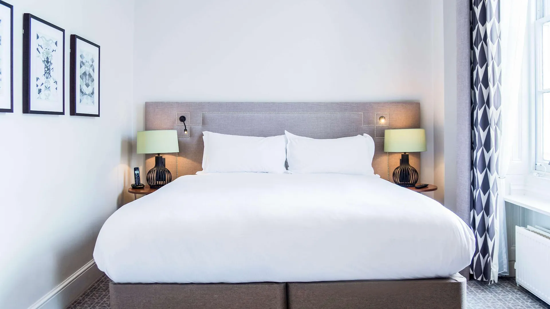 Queens Hotel Cheltenham 4*,