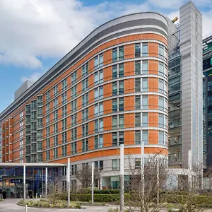 https://radisson-blu-edwardian-new-providence-wharf.cambridgehotelsuk.com